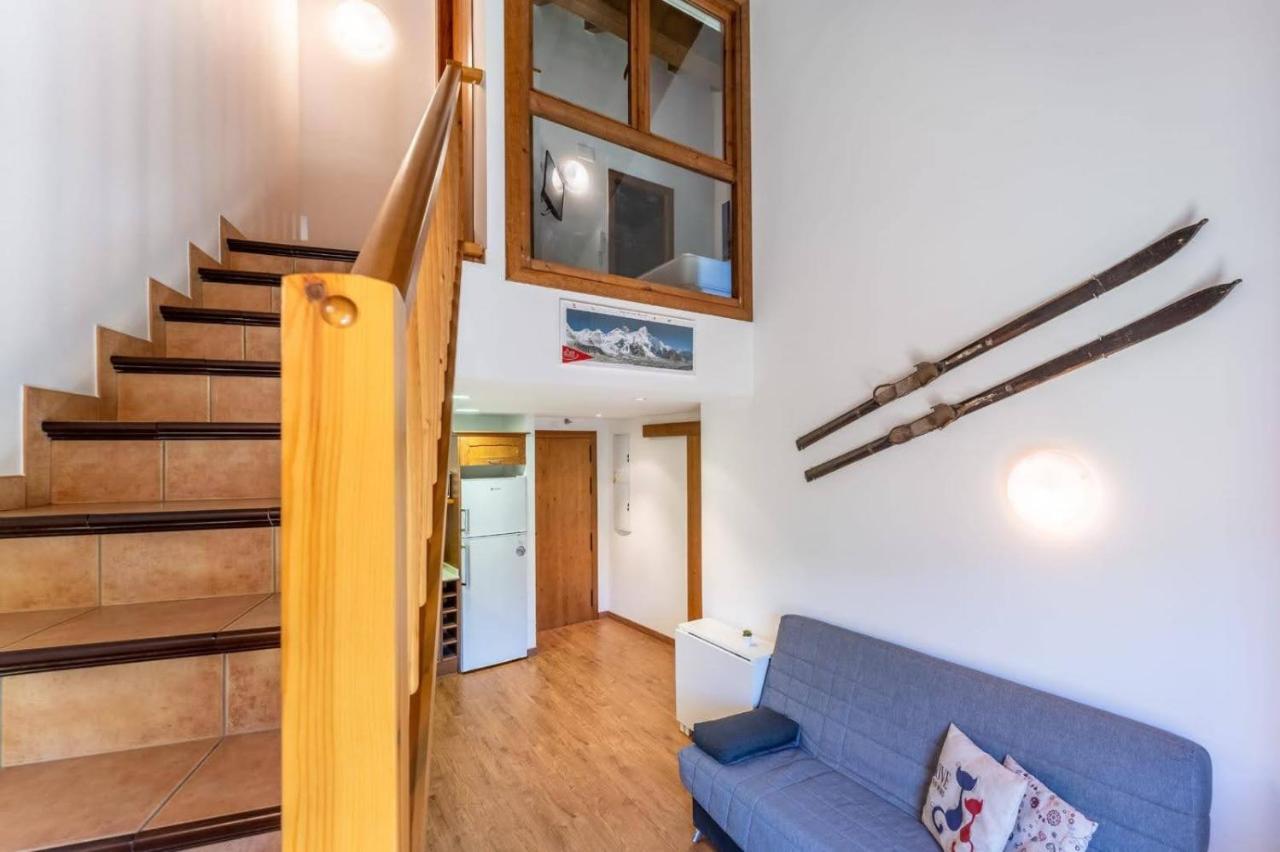 Apartamentsaloriaburg Farrera エクステリア 写真