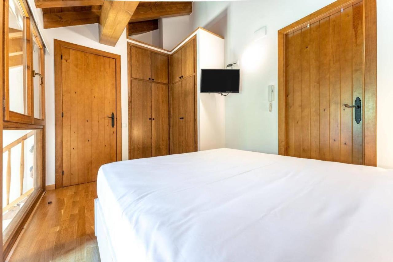 Apartamentsaloriaburg Farrera エクステリア 写真