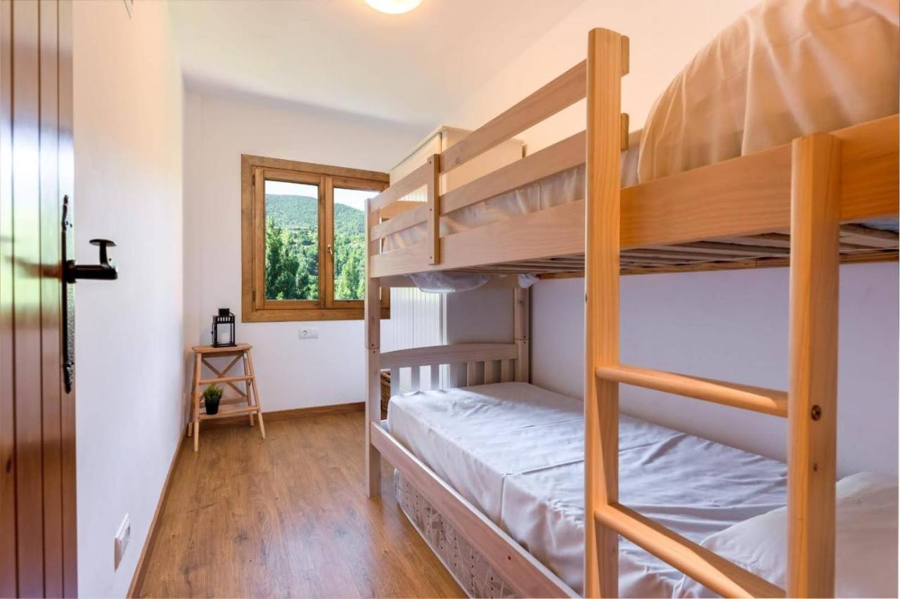 Apartamentsaloriaburg Farrera エクステリア 写真