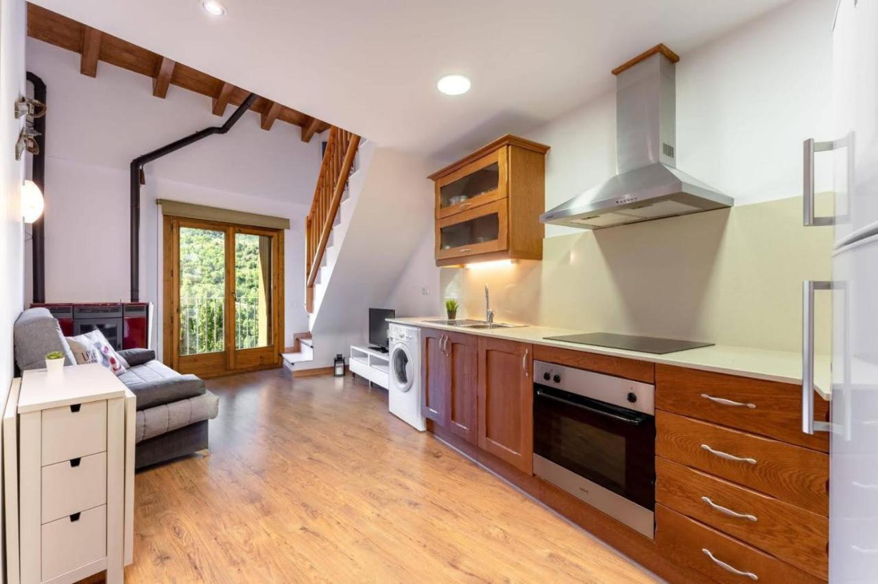 Apartamentsaloriaburg Farrera エクステリア 写真